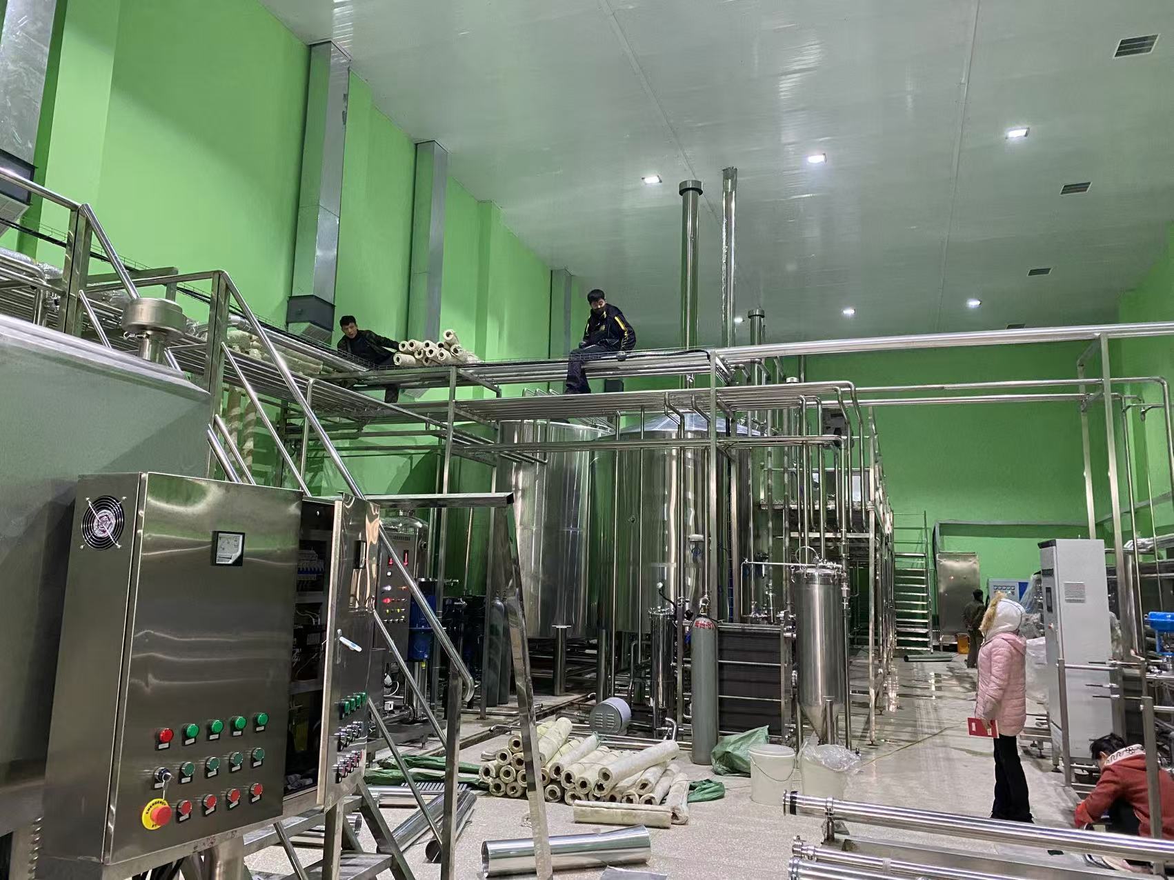 精酿啤酒设备厂—精酿啤酒设备制造:传承工艺与创新科技的交融